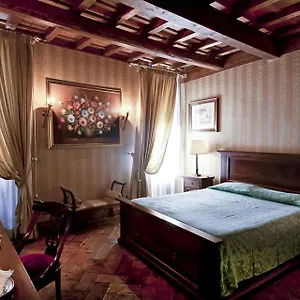 Castle Of Glamour Xvi Century Luxury Aparthotel Rome